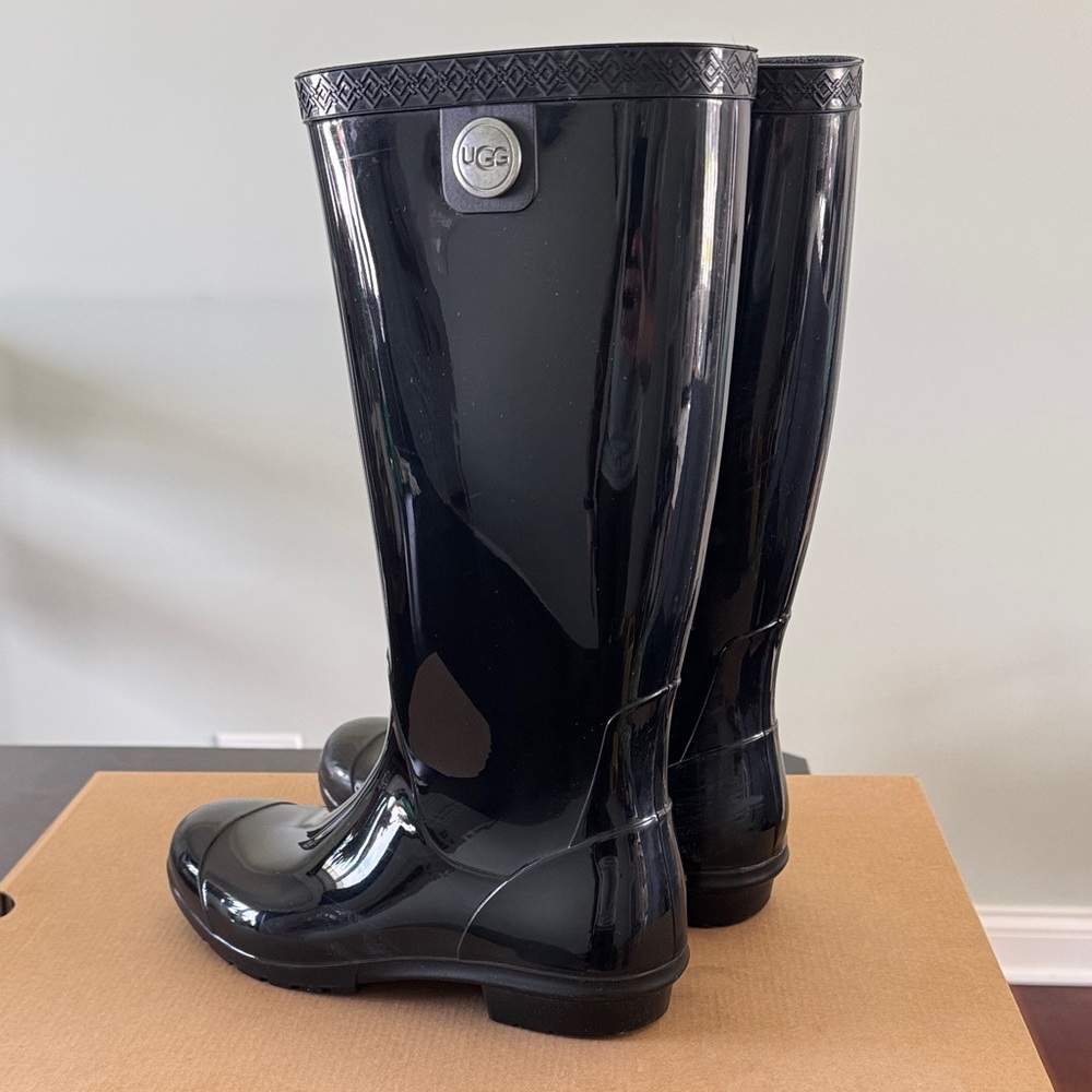 UGG Shaye Rain Boots